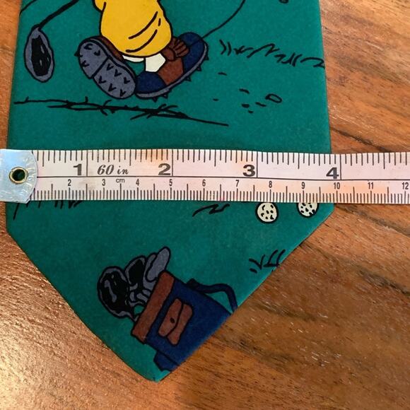 Snoopy and Woodstock men’s golf Peanut’s tie - Picture 7 of 11
